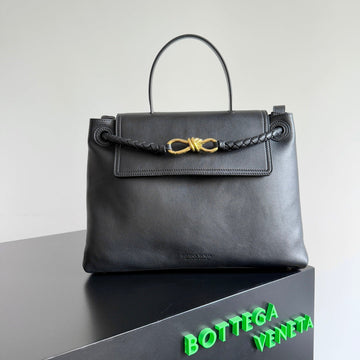 MEDIUM CIAO CIAO 34 IN BLACK CALFSKIN Luxe Carry Bags