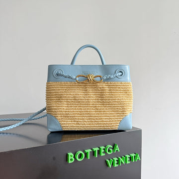 BOTTEGA VENETA 25S SMALL ANDIAMO 25 IN LIGHT BLUE CALFSKIN AND RAFFIA Luxe Carry