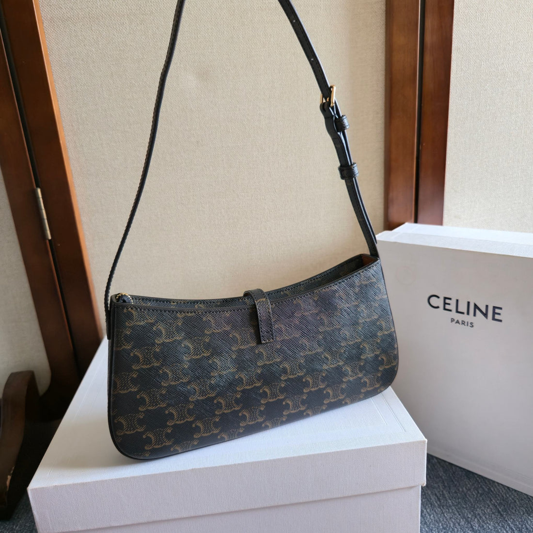 CELINE 25S TINA SHOULDER BAG 25MM IN BLACK TRIOMPHE CALFSKIN Luxe Carry
