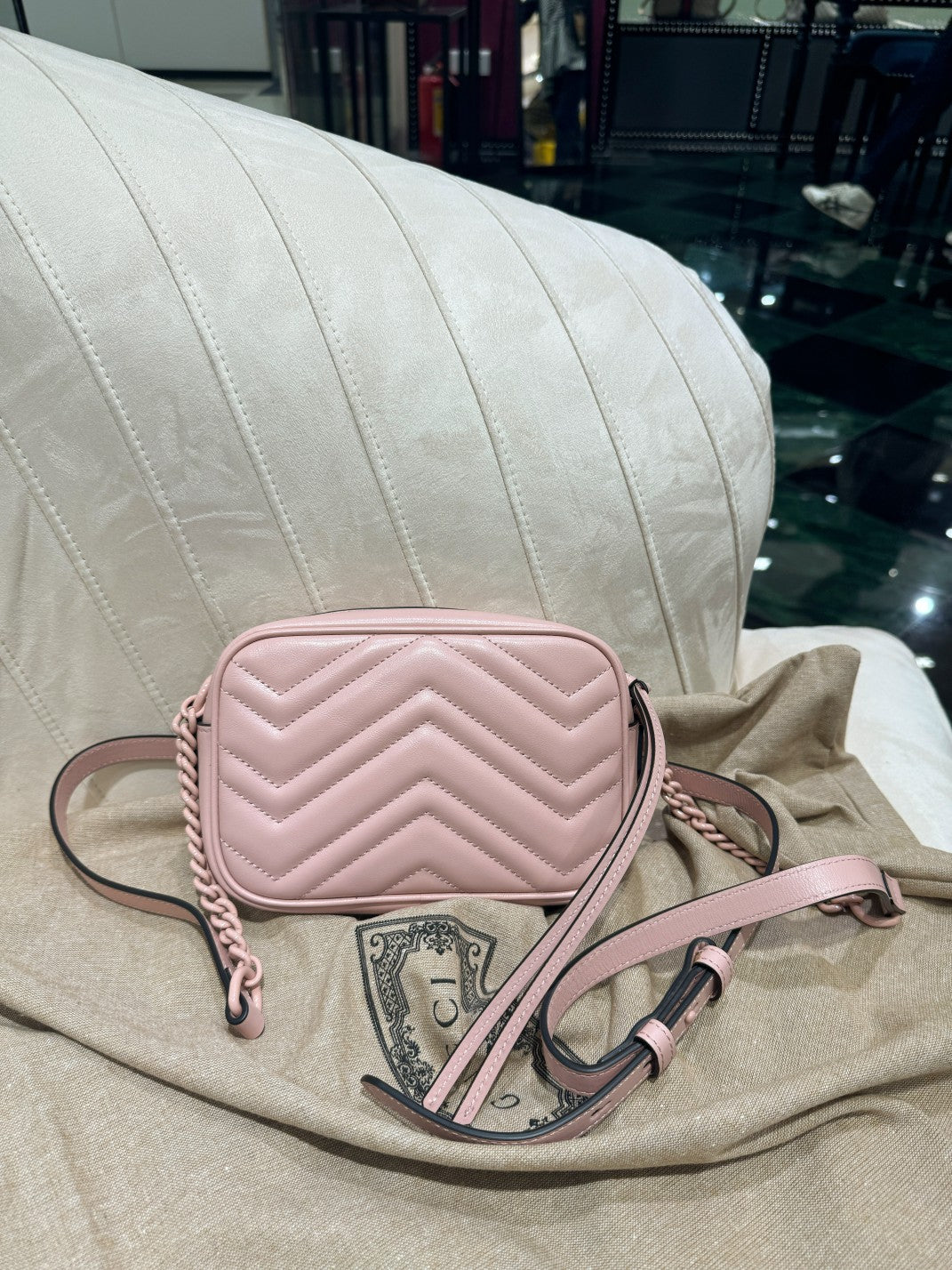 GG MINI 18 MARMONT MATELASSÉ SHOULDER BAG LIGHT PINK CALFSKIN Luxe Carry Bags