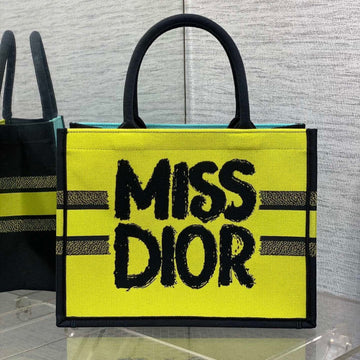 MEDIUM BOOK TOTE 36 IN COLORFUL CANVAS 226513 Luxe Carry Bags