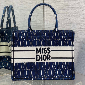 MISS MEDIUM TOTE 36 IN WHITE MIX DEEP COVE BLUE CANVAS Luxe Carry Bags