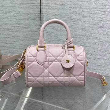 GROOVE 20 BAG IN LIGHT PINK LAMBSKIN By Luxe Carry