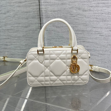 MINI GROOVE BAG 20 IN WHITE MACROCANNAGE LAMBSKIN 226485 Luxe Carry Bags