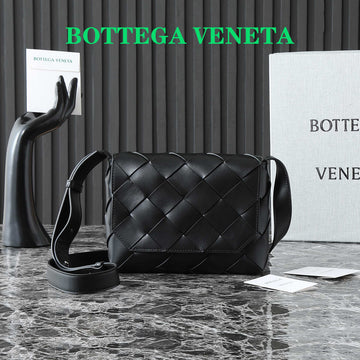 BOTTEGA VENETA 25S DIAGO 22 IN BLACK CALFSKIN PATENT SILVER HARDWARE Luxe Carry