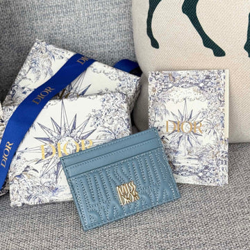 FREESIA CARD HOLDER 10 IN BABY BLUE QUILTED ALLOVER CALFSKIN Luxe Carry Bags