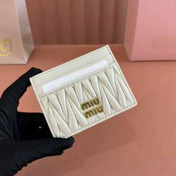 MATELASSÉ NAPPA LEATHER CARD HOLDER WHITE By Luxe Carry