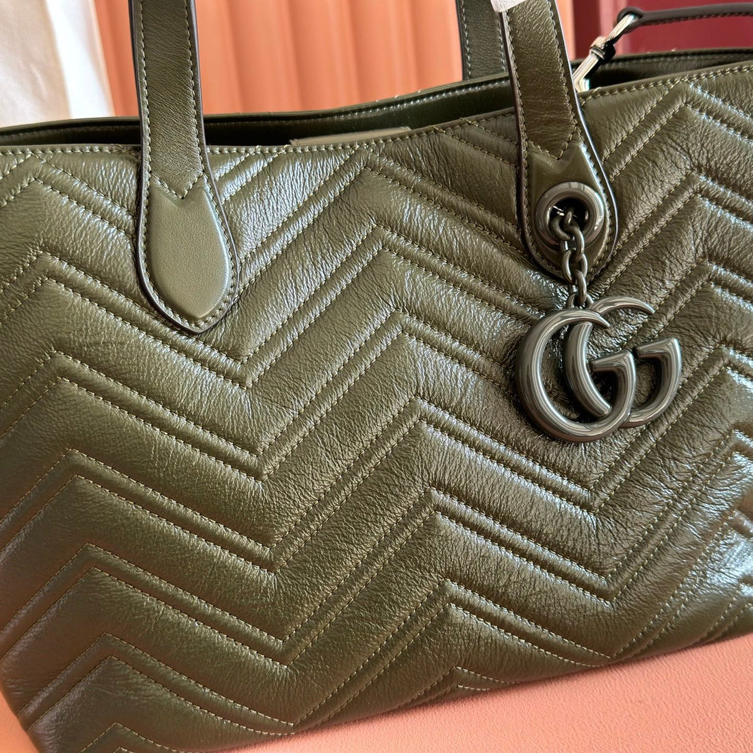 GUCCI 26S GG MARMONT TOTE BAG 30 IN MOSS GREEN CALFSKIN