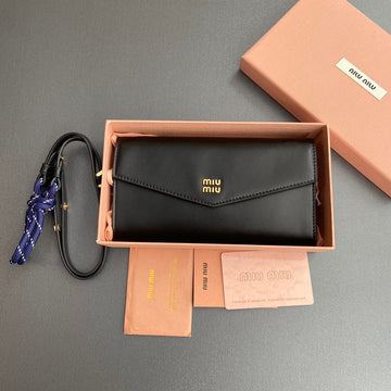 MICRO BAG 19 IN BLACK SMOOTH CALFSKIN By Luxe Carry