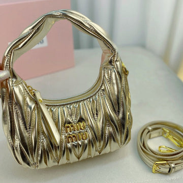 WANDER 22 BAG IN GOLDEN LAMBSKIN Luxe Carry Bags