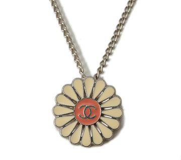 Top Quality Chanel Necklace Pendant CC Mark Flower Motif Silver Antique