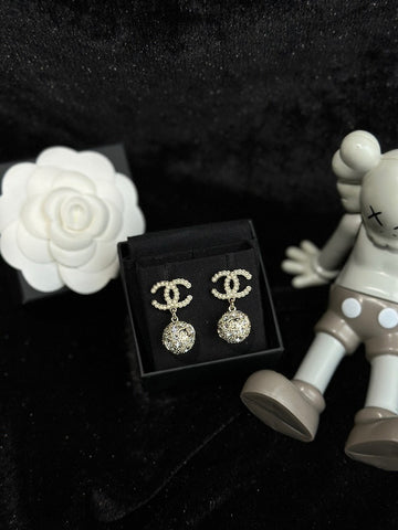 Top Quality Chanel Gold Crystal CC Logo Drop Earrings