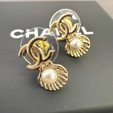 Top Quality Chanel Gold Pearl CC Post Earrings