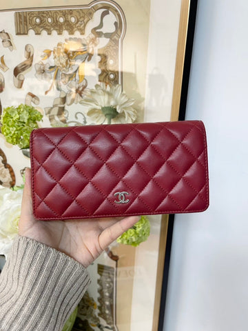 Top Quality Chanel Red Bifold Wallet #5A -   Leather Luxury