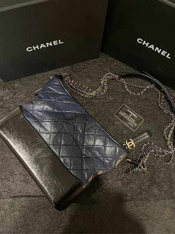 Top Quality Chanel Gabrielle M Size Black Quilted Leather Shoulder Bag with Card