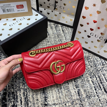 GG Marmont 22cm Red Calfskin Gold Hardware Luxe Carry